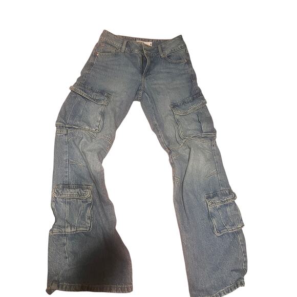 Trendy Cargo Pants – Size Small – $20 - Picture 4 of 4